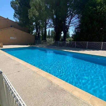Joli Appartement 27M2 Terre D'Ocre En Village Vacances En Camargue Arles Exterior foto