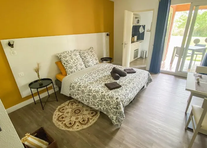 Joli Appartement 27M2 Terre D\'Ocre En Village Vacances En Camargue