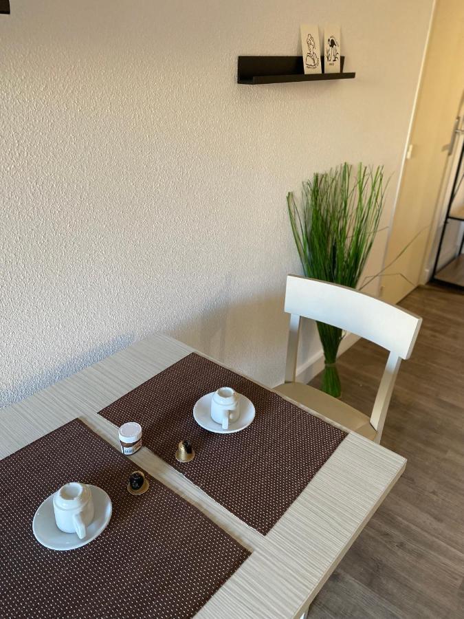 Joli 27m2 Terre D'ocre En Village En Camargue *