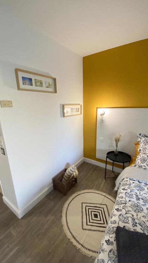 Joli 27m2 Terre D'ocre En Village En Camargue Arles