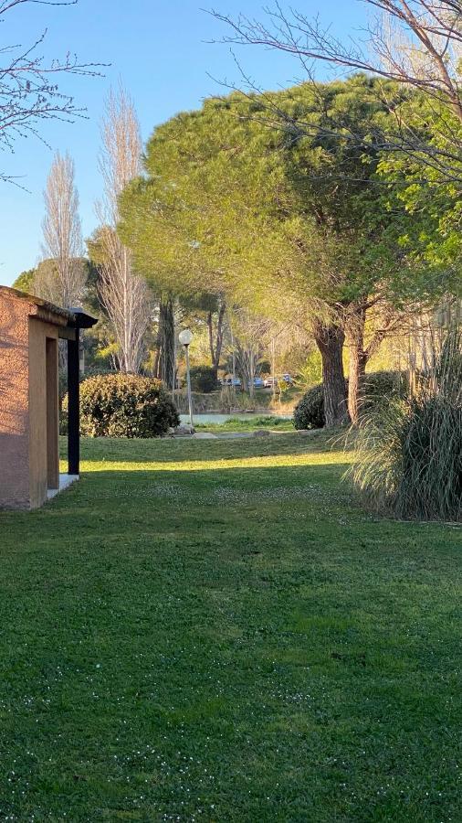 Joli 27m2 Terre D'ocre En Village En Camargue