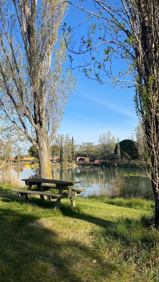Joli 27m2 Terre D'ocre En Village En Camargue Apartment Arles